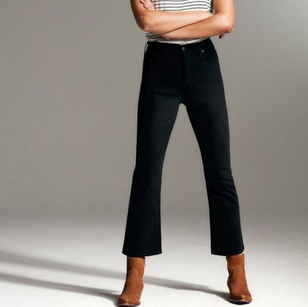 DENIM FORUM The Bailey High Rise Crop Flare Black Jeans 27